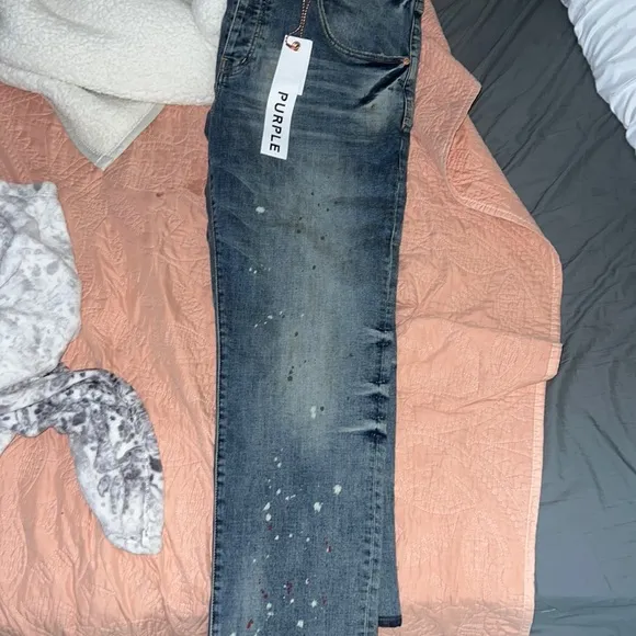 I am selling these purple jeans size 38
          
      NWT