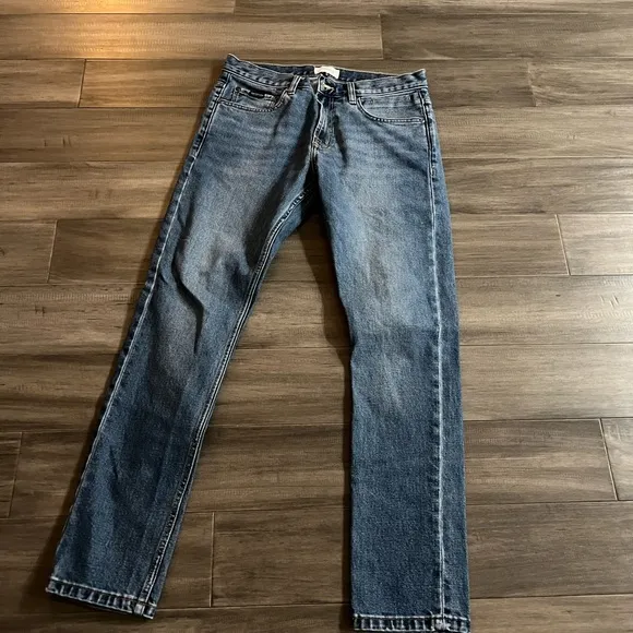 Quicksilver 32 by 32.. never worn..$35