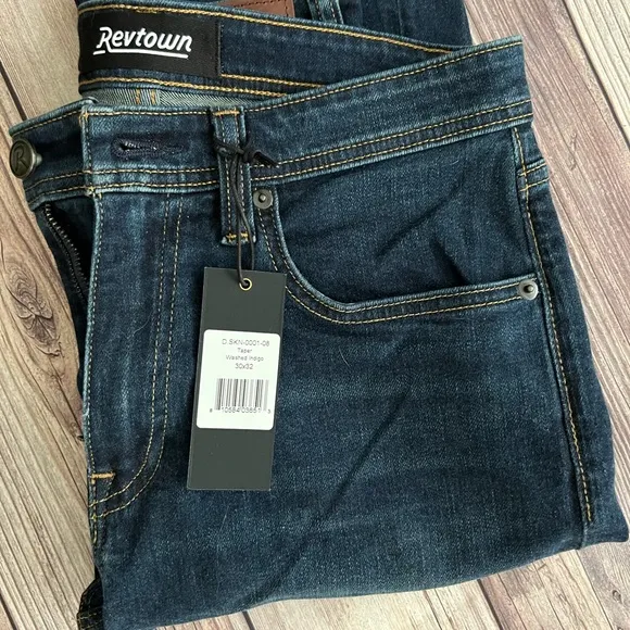 Revtown NWT Men’s Skinny Taper Washed Indigo 30 X 32
          
      NWT