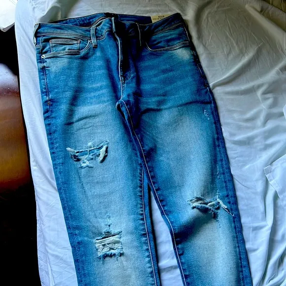 Ollie Spray on Skinny Jeans Stretch by River Island. W34/L32 EUR W86 UK 34R.
          
      NWT