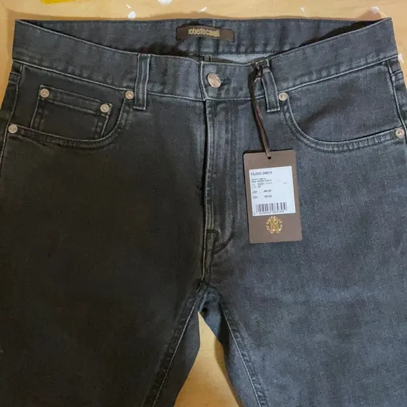 Roberto Cavalli Men’s black denim 5 pocket jean size 33 Originally $360
          
      NWT