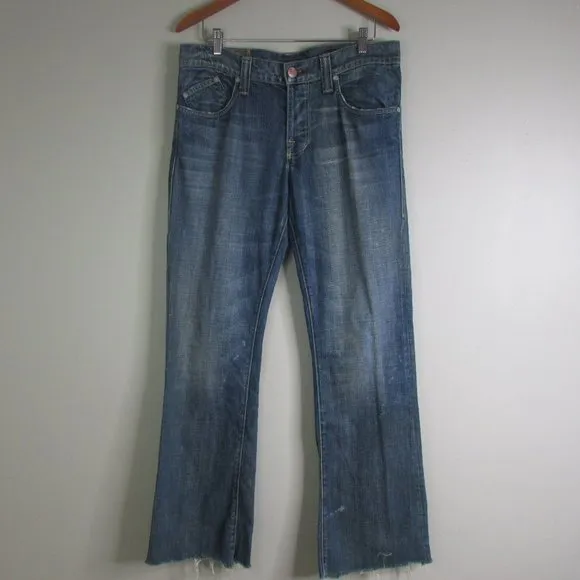 Rock & Republic Jeans 33 X 33 Button Fly Distressed Raw Hem
