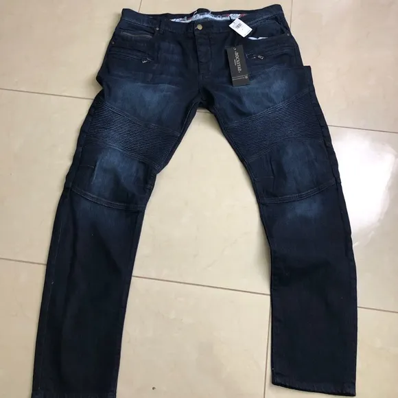 Rockstar jean size 40
          
      NWT