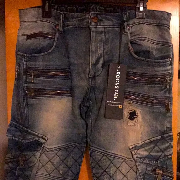 Rockstar jeans. NWT zippers, distressing, pockets
          
      NWT
