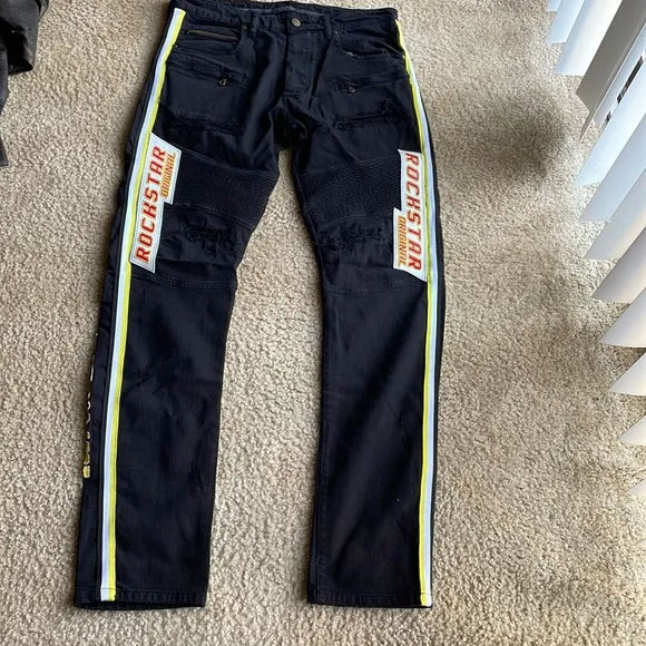 Selling rockstar jeans size 36x32 worn a 3 times been sitting ever since