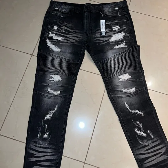 Rockstar jean size 44
          
      Boutique
