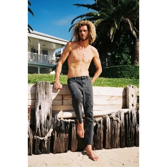 Rolla’s Mens Relaxo Chop Jeans in Stone Black Straight Leg Raw Hem NWT
          
      NWT