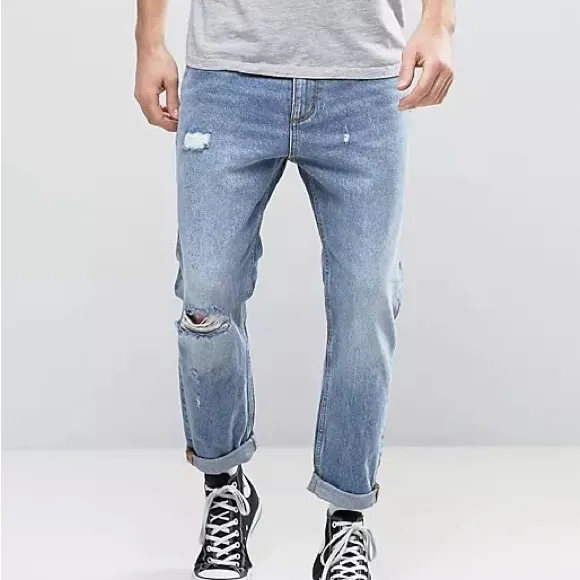 NWT ROLLA’S 34x25” STUBS Slim Short Leg - Stoned Rip Jeans (SAMPLE)
          
      NWT