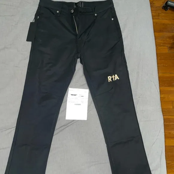RTA Jeans “Denis Jean Matte Black” Brand New
          
      NWT