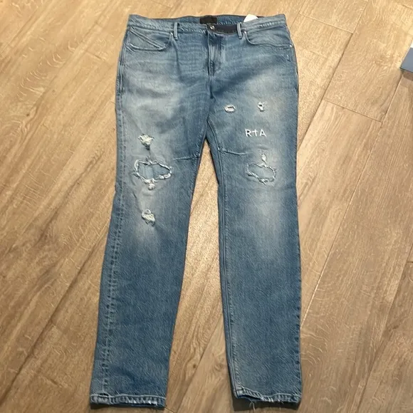 RTA Jeans Size 38 in Excellent condition