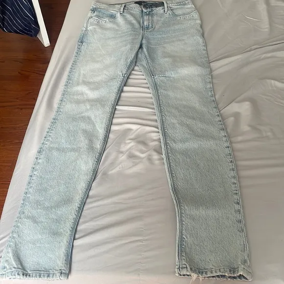 RTA JEANS
          
      NWT