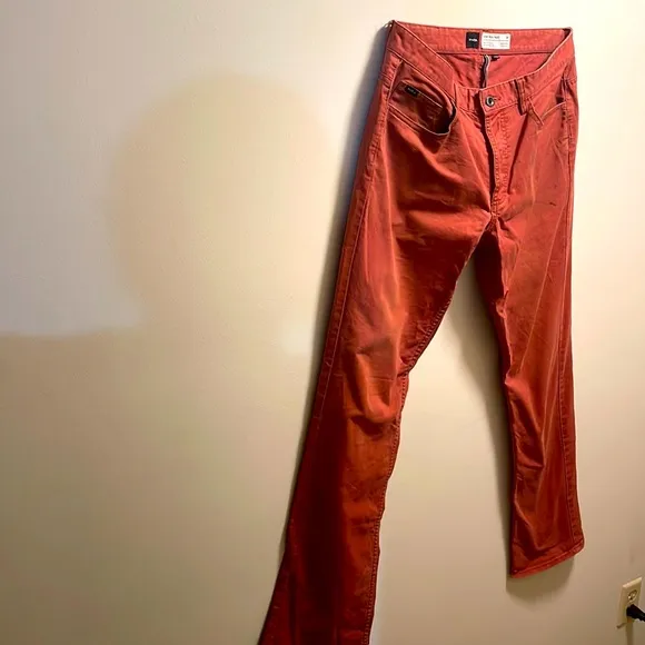 2010 style burnt red