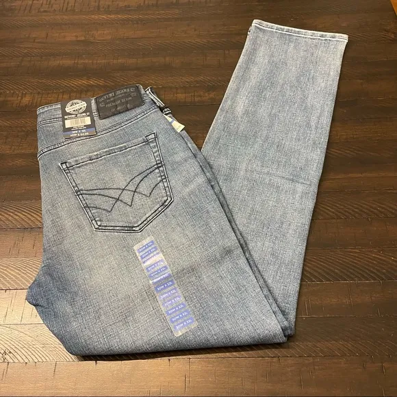 Seven7 Slim Straight Fit Jean 32” inseam
          
      NWT