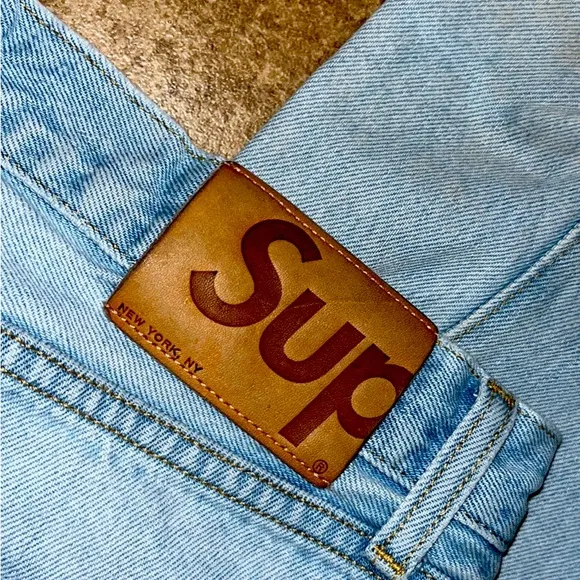 Supreme jeans
