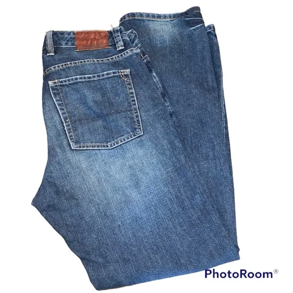 Tommy Bahama Men’s Straight Distressed Blue Jeans Size 34 x 32