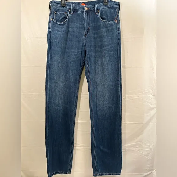 Tommy Bahama Standard Jeans Tagged 35x34 actually 36x36 Medium Distressed Men’s