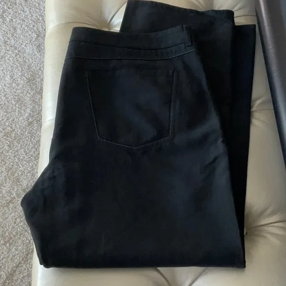 Tommy Bahama black twill jeans. Size 38 x 30. New without tags.