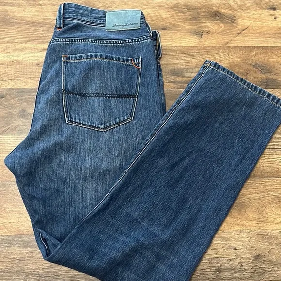 Tommy Bahama standard fit jeans size 33X 30