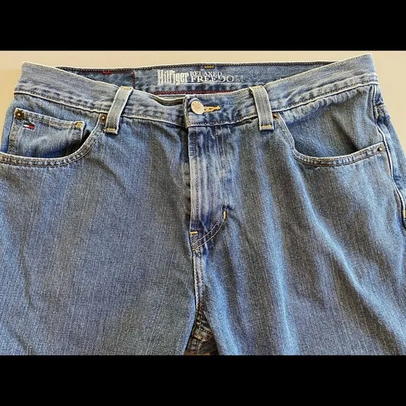 Mens Hilfiger relaxed freedom jeans size 33