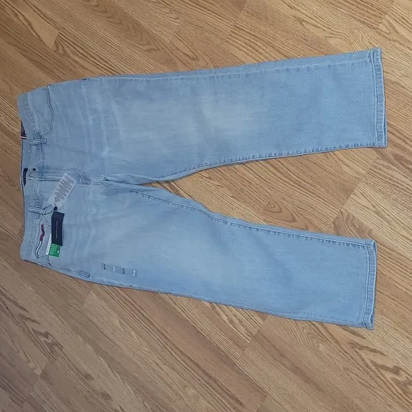 New Tommy Hilfiger stretch straight jeans sizes 36x30 and 38x32
          
      NWT