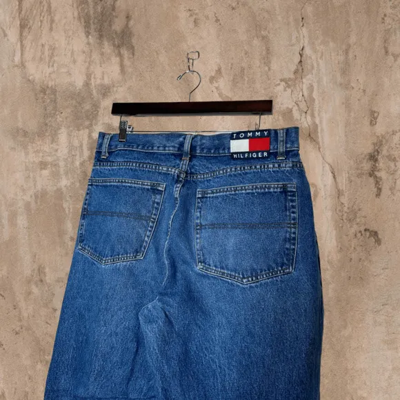 Vintage Tommy Hilfiger Jeans Baggy Fit Dark Wash Large Embroidered Logo Y2K