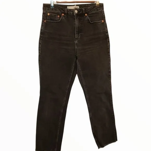 💰TopShop Moto Faded Black Cut Off Jeans