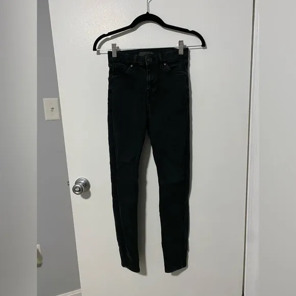 Black Jamie jeans with ripped knees size 25