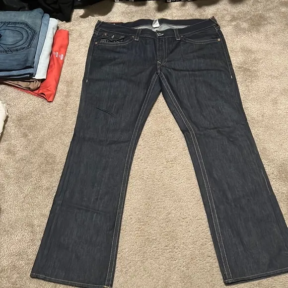 Uses true religion men’s size 42 blue jeans