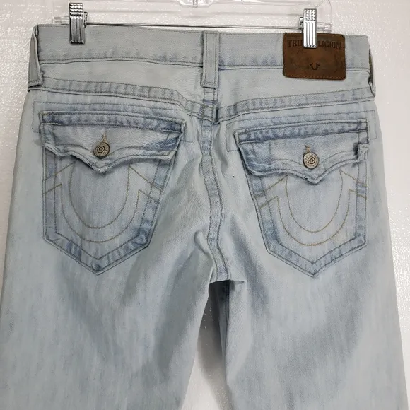 True Religion Mens 32 Geno Relaxed Slim Flap Pocket Light Wash Distressed Denim