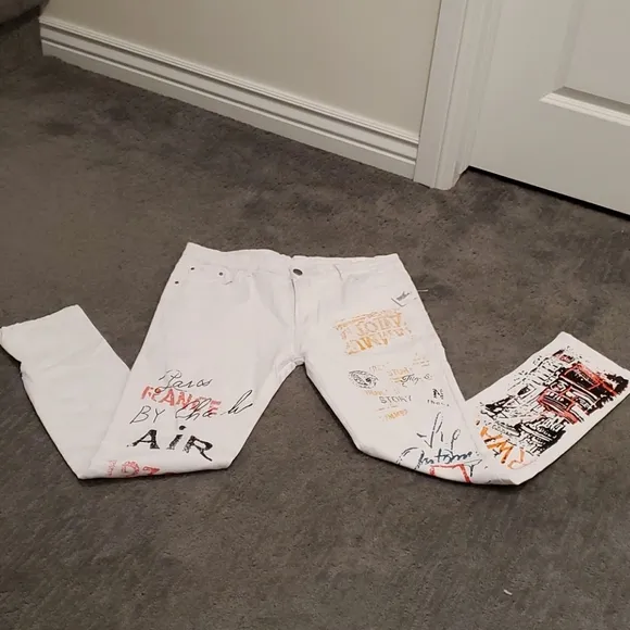 Printed white jeans
          
      NWT
