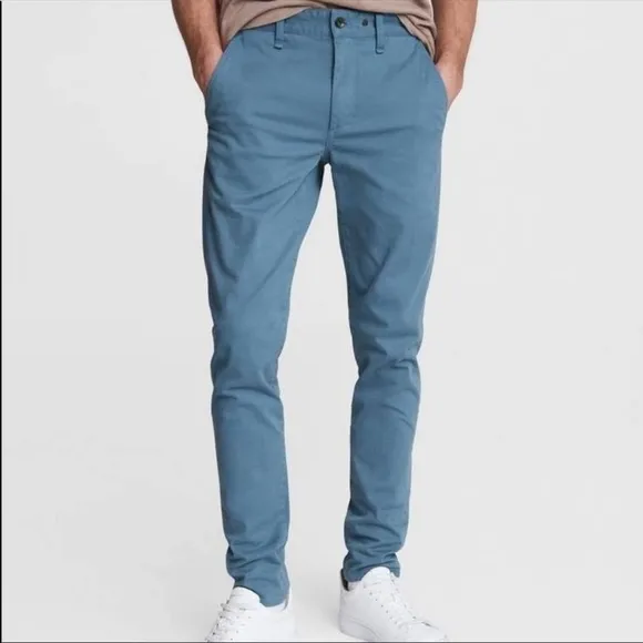 Uniqlo men's Skinny tapered jeans blue size 31
          
      NWT