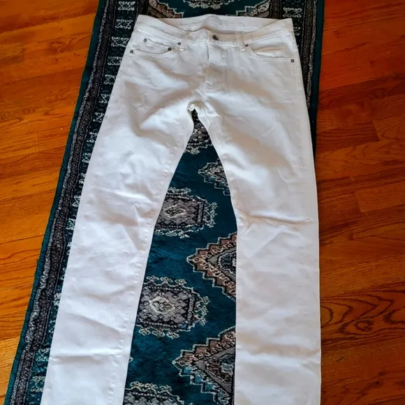 Super Cool Uniqlo Skinny White Jeans size 32/34