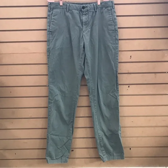 uniqlo mens green button ziper size 32x34  jeans