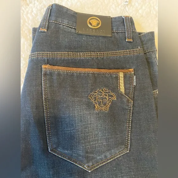 Mens New with Tags Gianni Versace Blue Jeans Couture size 35
          
      NWT