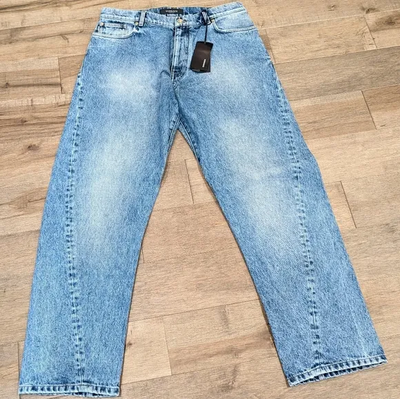 Mens Versace Stonewash Straight Leg Denim Jeans IT 52 US 36
          
      NWT