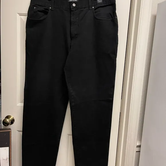 New pair of VERSACE BLACK DENIM JEANS SIZE 44 RETAILS $899