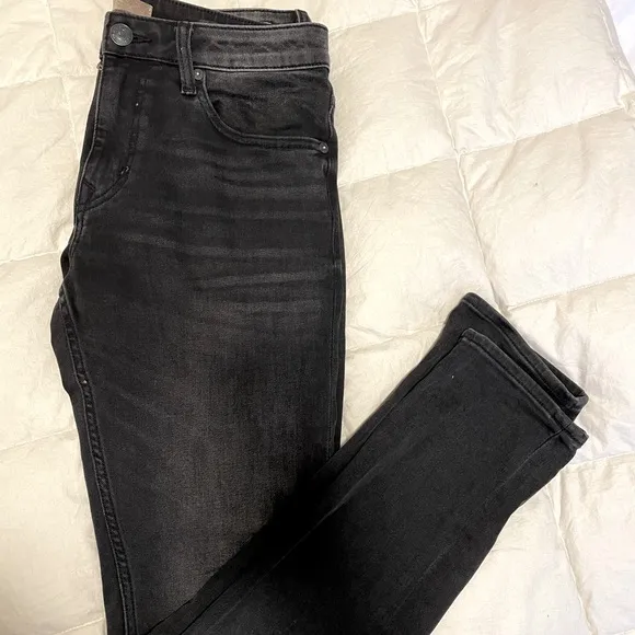 Vigoss Mens Distresses Black Jeans