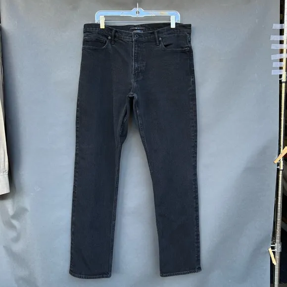 Vince DM/01 The Straight Black Jeans Sz 36 EUC