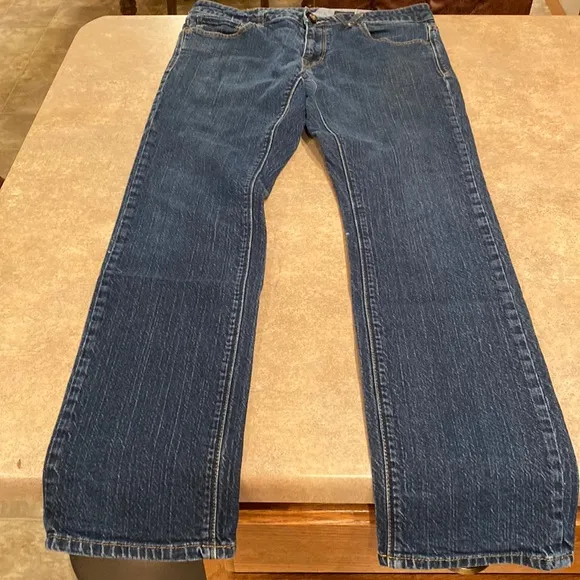Mens Volcom jeans size 31 inseam measures about 30”.
