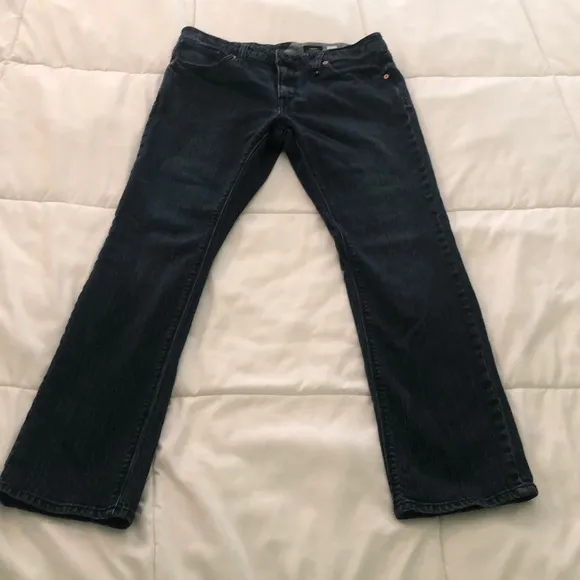 Mens Volcom Brand Vorta jeans with a dark wash slim straight size 32