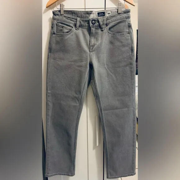 Men’s Volcom Brand gray Jeans. Solver Modern Straight. 👖