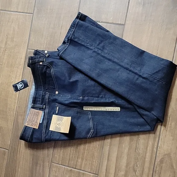 Volcom Vorta slim fit stretch denim jeans straight leg Rinse 34x32 New MSRP $60
          
      NWT