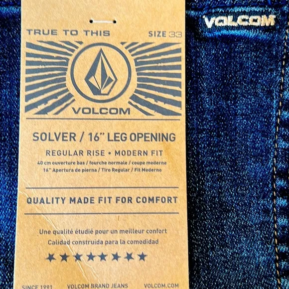 Volcom Solver 16” Leg Opening Regilar Rose Modern Fit 33x34
          
      NWT