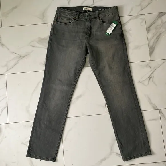 Brand New- Men’s Light Grey Warp + Weft Slim Fit Stretch Jeans size 31-30
          
      NWT