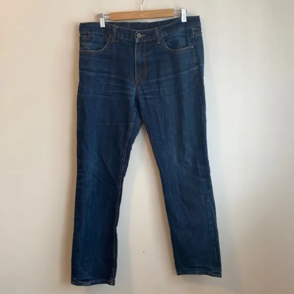Gently Worn Men’s Size 36 Distressed Williamsburg Garment Company Jeans