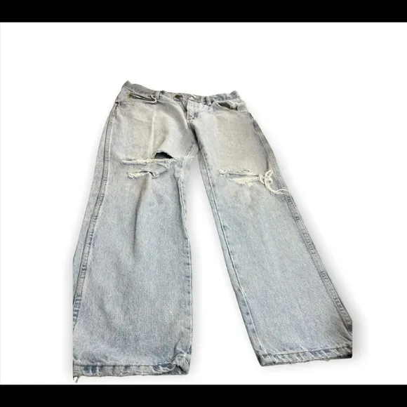 Wrangler distressed jean size 33X30