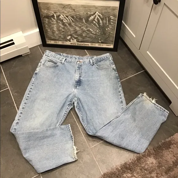 Wrangler Regular Fit Straight Leg Light Wash Distressed Denim Blue Jean 40x30