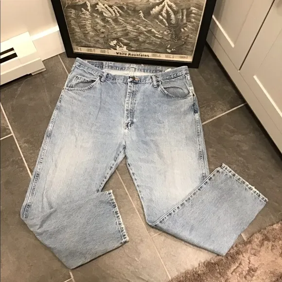 Wrangler Regular Fit Straight Leg Light Wash Distressed Denim Blue Jean 40x30