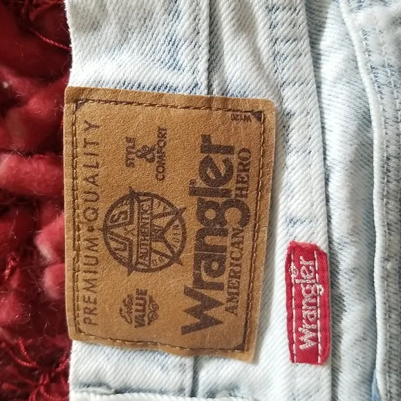 Vintage Acid Washed Wrangler Size 36 X 30.