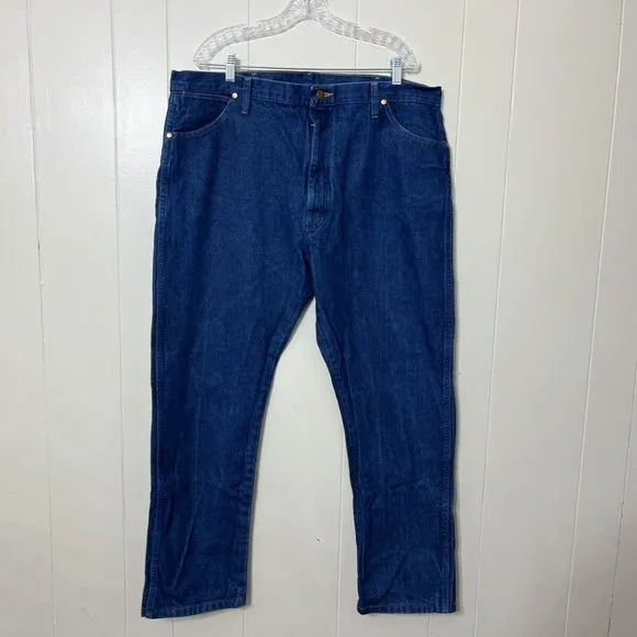 Wrangler 13MWZ Straight Leg Blue Jeans Size 42X30 (40x30) EUC